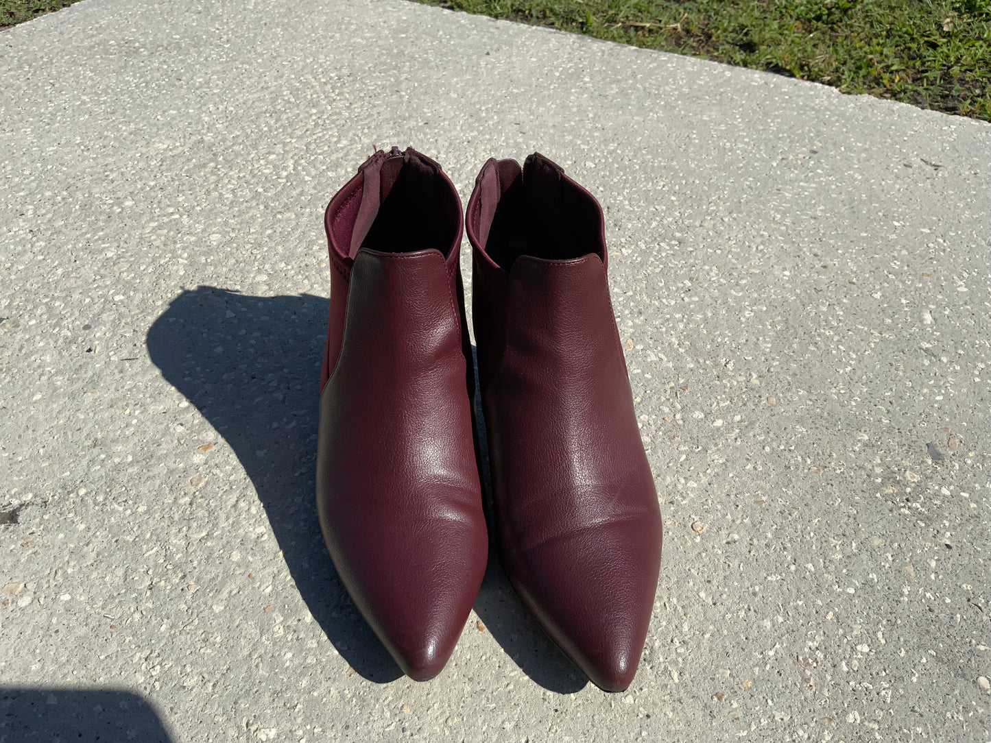 Easy Street Saint Low Cut Boot in Burgundy