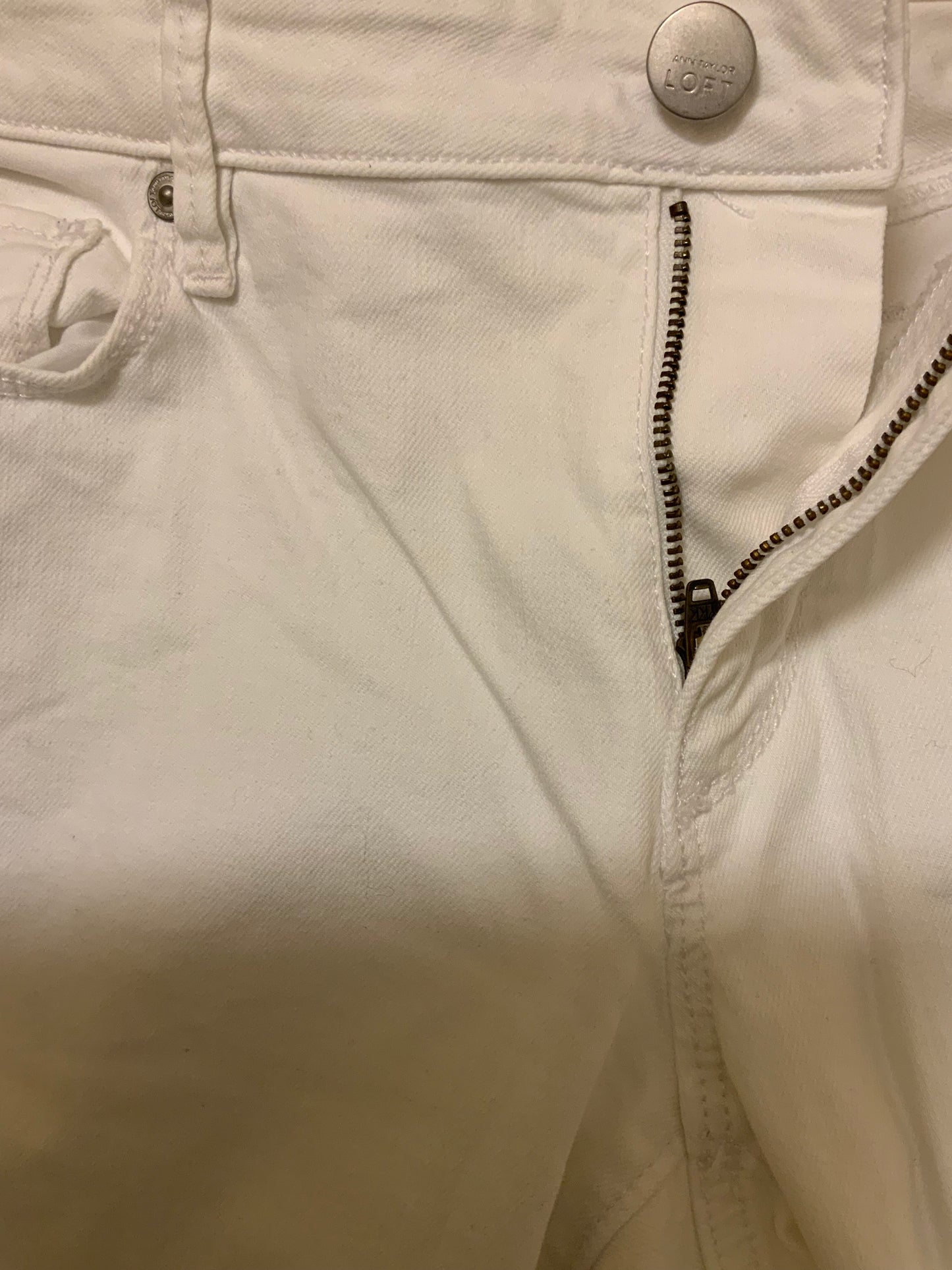 Ann Taylor Loft Curvy Straight Jeans in White