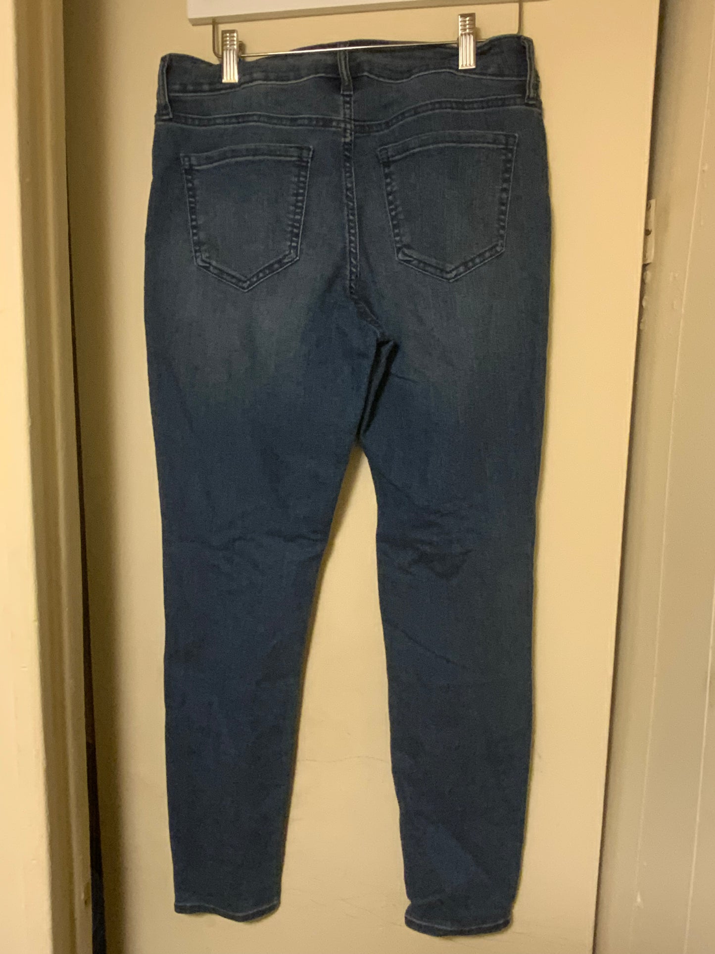 Old Navy Super Skinny Mid-Rise Jeans in Blue