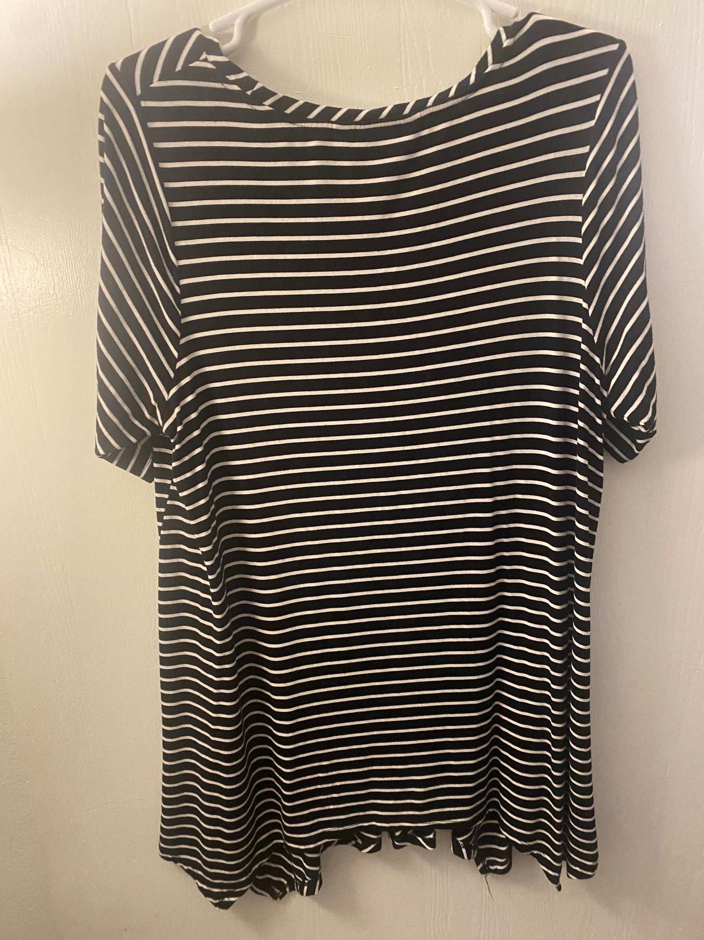 Ellen Tracy Stripe Short Sleeve Crew Neck Top